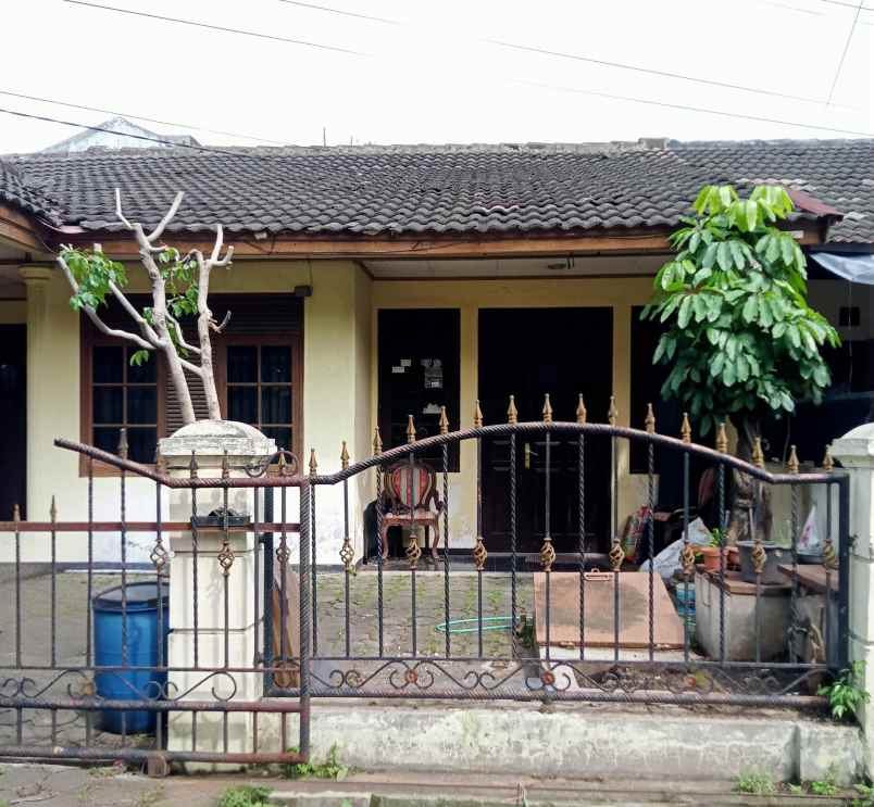 dijual rumah komplek antapani bandung