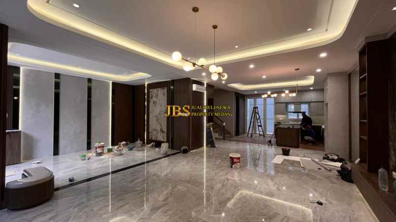 dijual rumah komplek citraland gama city