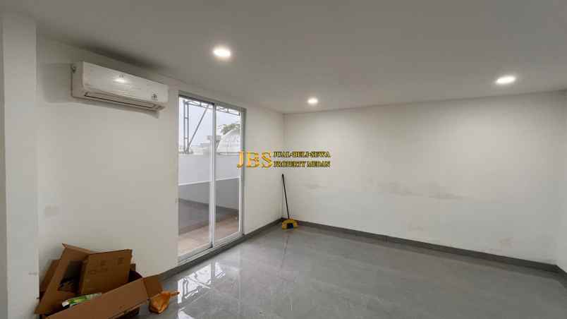 dijual rumah komplek citraland gama city