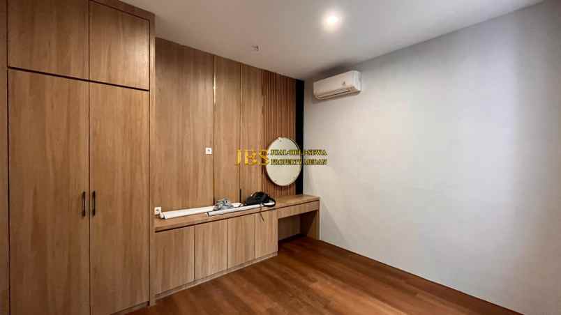 dijual rumah komplek citraland gama city