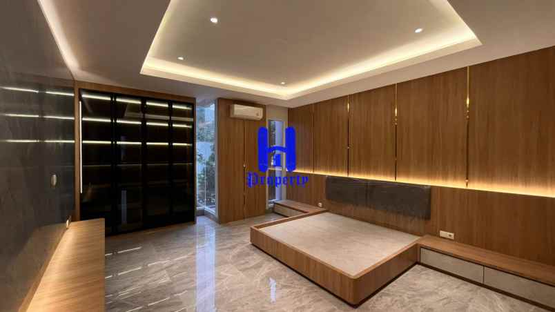 dijual rumah komplek citraland gama city