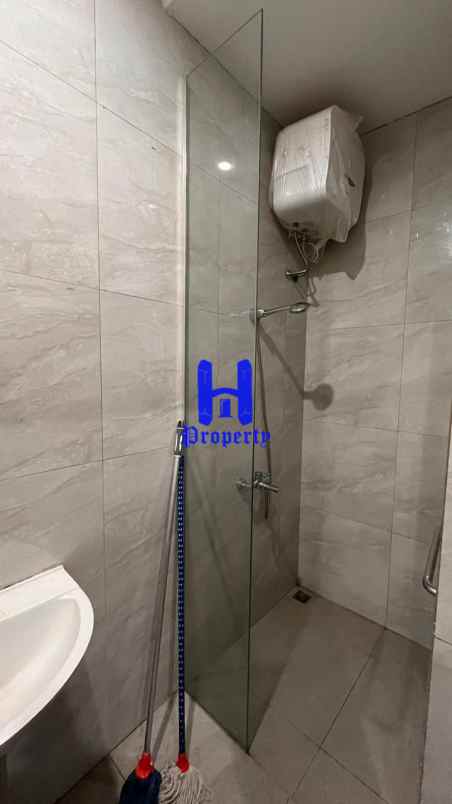 dijual rumah komplek citraland gama city