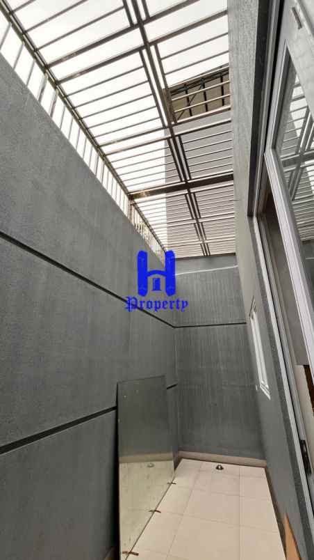 dijual rumah komplek citraland gama city