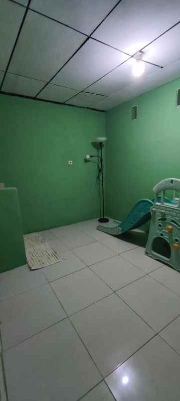 dijual rumah komplek duta bumi harapan