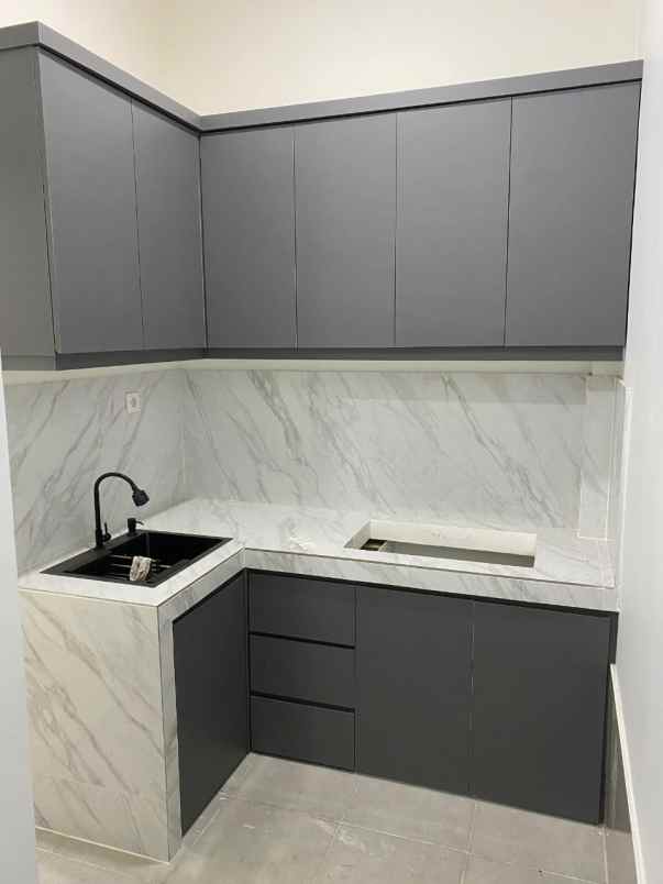 dijual rumah komplek kembang