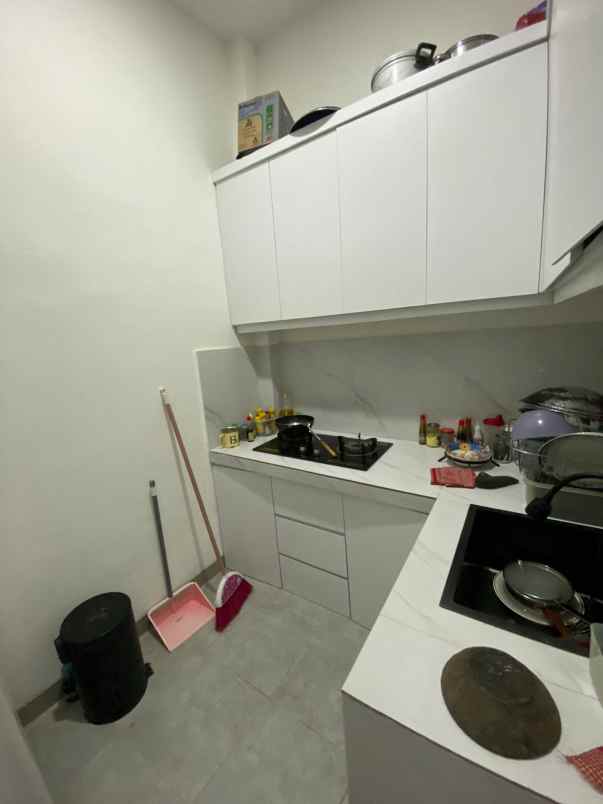 dijual rumah komplek kembang larangan