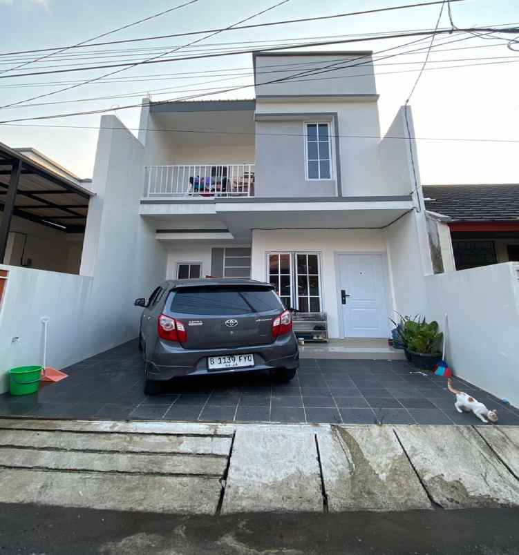 dijual rumah komplek kembang larangan