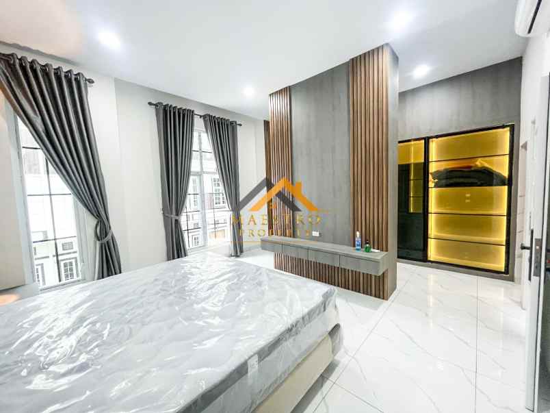 dijual rumah komplek kirribili jl