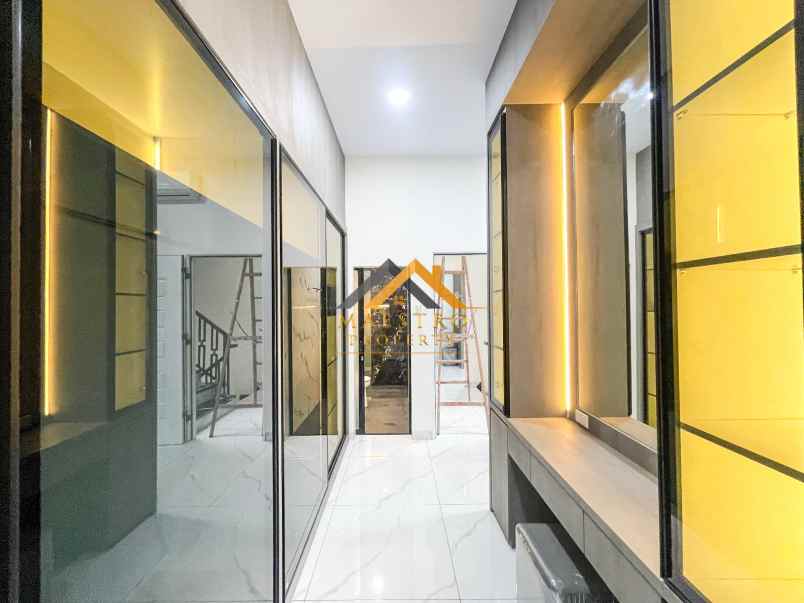 dijual rumah komplek kirribili jl