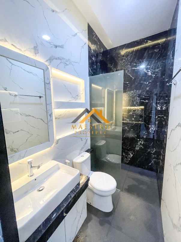 dijual rumah komplek kirribili jl