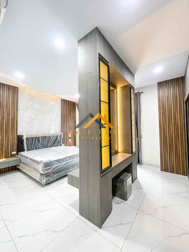 dijual rumah komplek kirribili jl