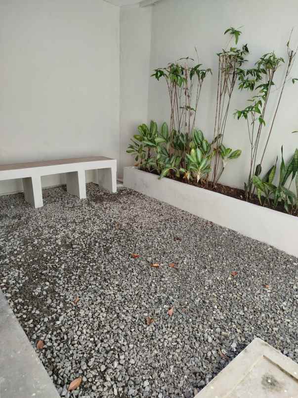 dijual rumah komplek margawangi raya