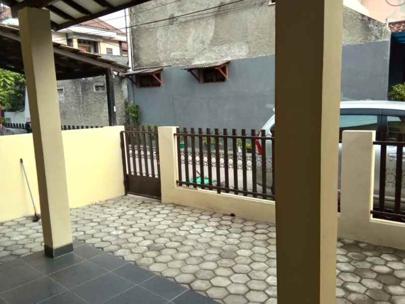 dijual rumah komplek patria jaya