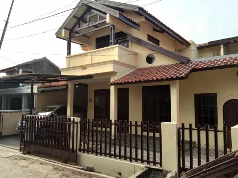dijual rumah komplek patria jaya
