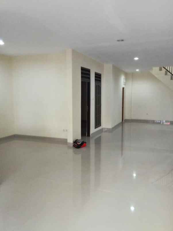 dijual rumah komplek patria jaya