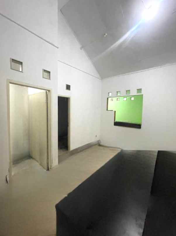 dijual rumah komplek regensi melati mas