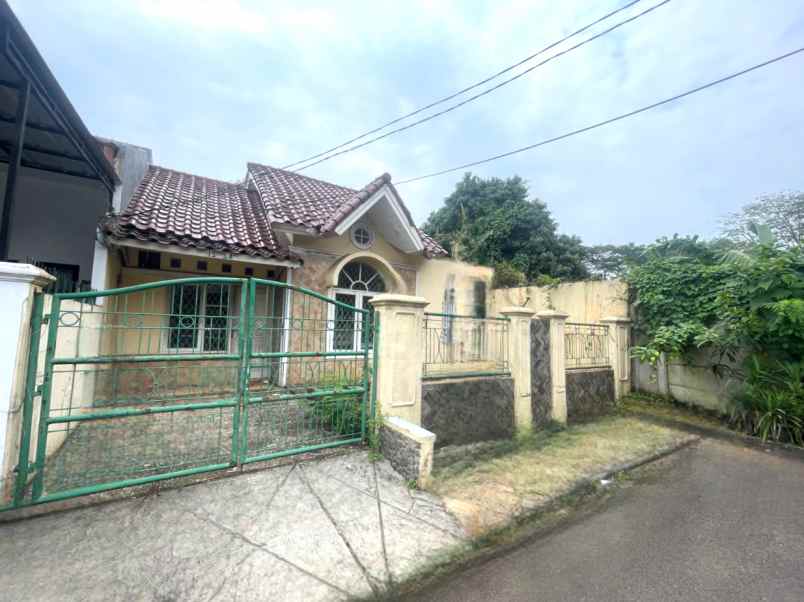 dijual rumah komplek regensi melati mas
