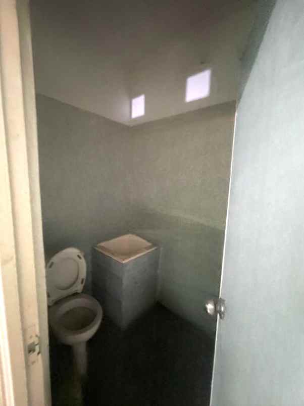 dijual rumah komplek regensi melati mas