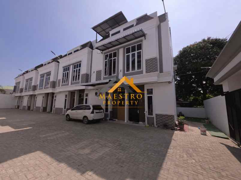 dijual rumah komplek sekip luxe jalan