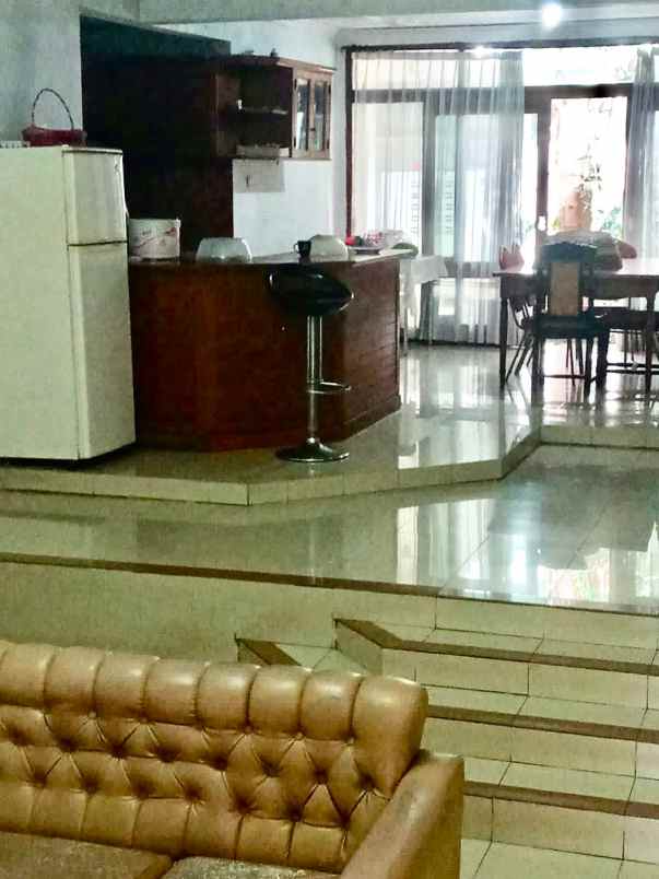 dijual rumah komplek setrasari pasteur