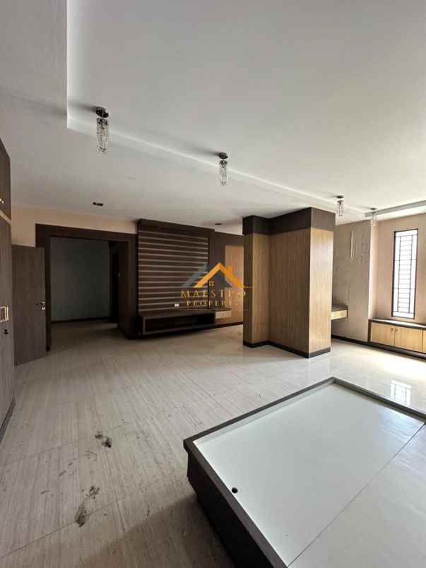 dijual rumah komplek taman timor raya