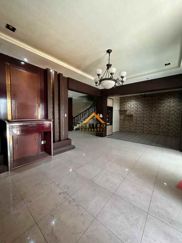 dijual rumah komplek taman timor raya