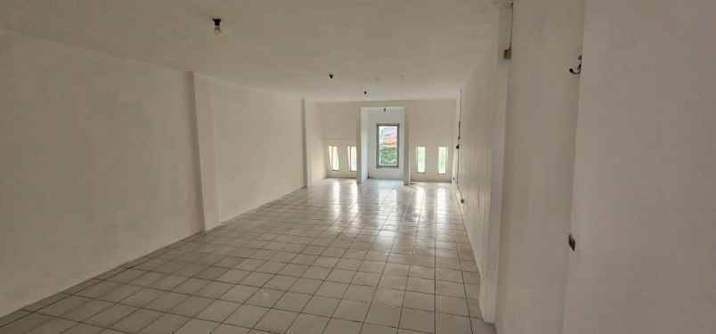 dijual rumah landmark kayoon embong