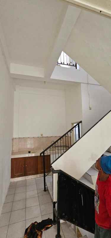 dijual rumah landmark kayoon embong