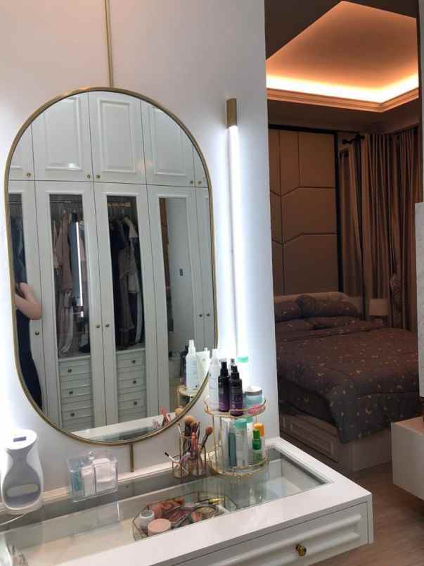 dijual rumah lavon semi furnished