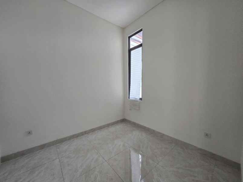 dijual rumah lavon swan city cluster