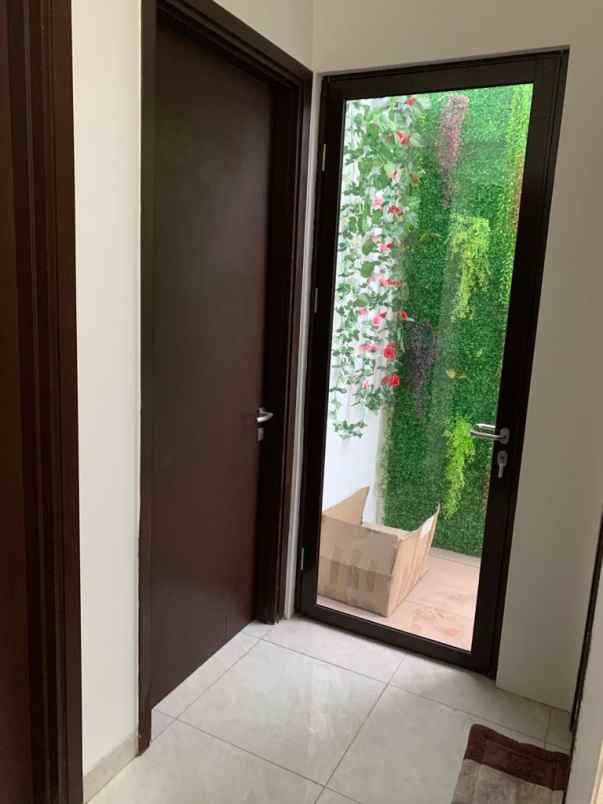 dijual rumah lavon swancity