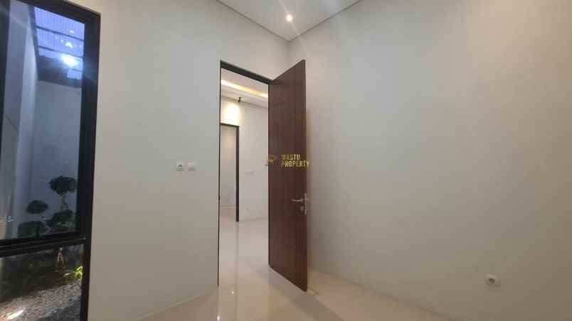 dijual rumah maguwoharjo kec depok kab