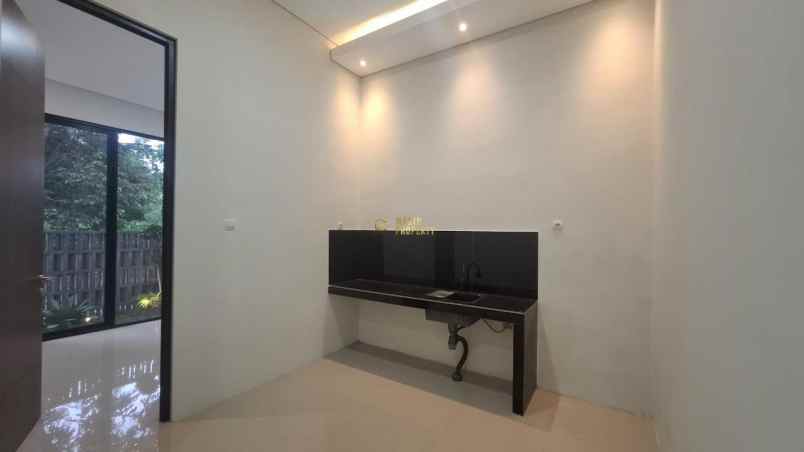 dijual rumah maguwoharjo kec depok kab