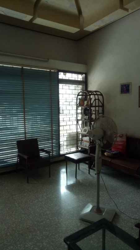 dijual rumah manyar tirtoyoso