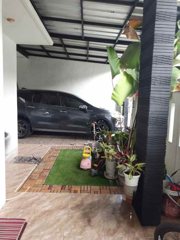 dijual rumah margahayu raya