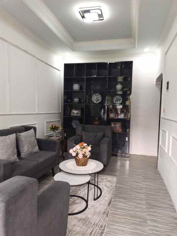 dijual rumah margahayu raya
