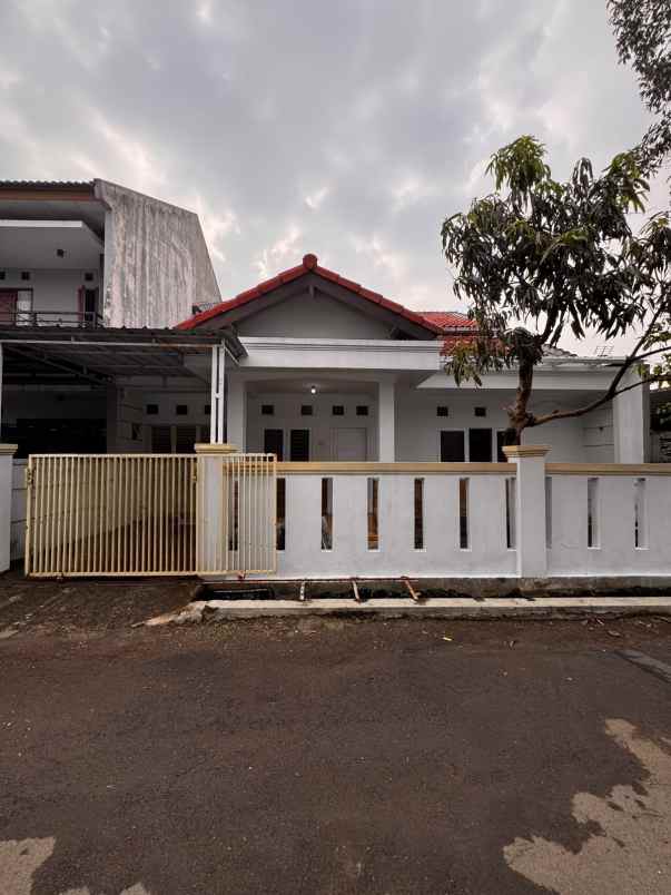dijual rumah margahayu raya