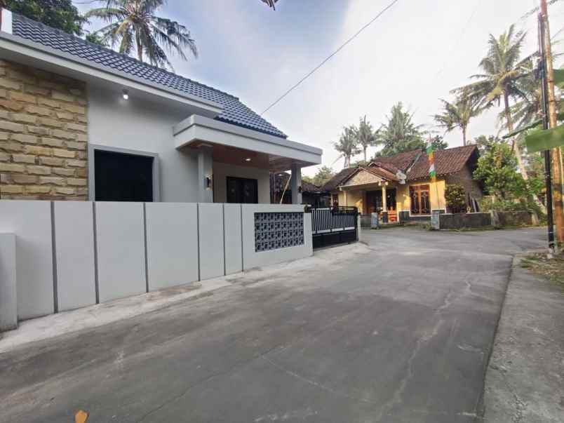 dijual rumah margokaton