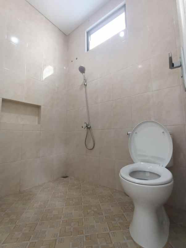 dijual rumah margokaton