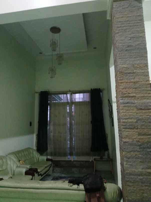 dijual rumah mega asri