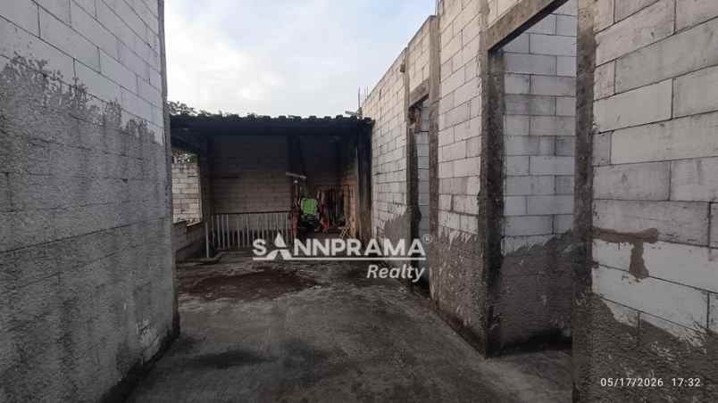 dijual rumah meruyung
