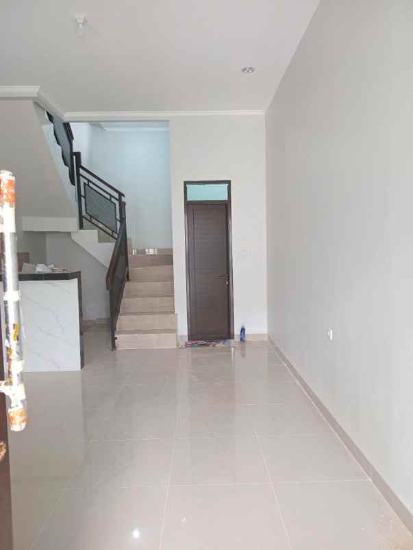dijual rumah metro margahayu