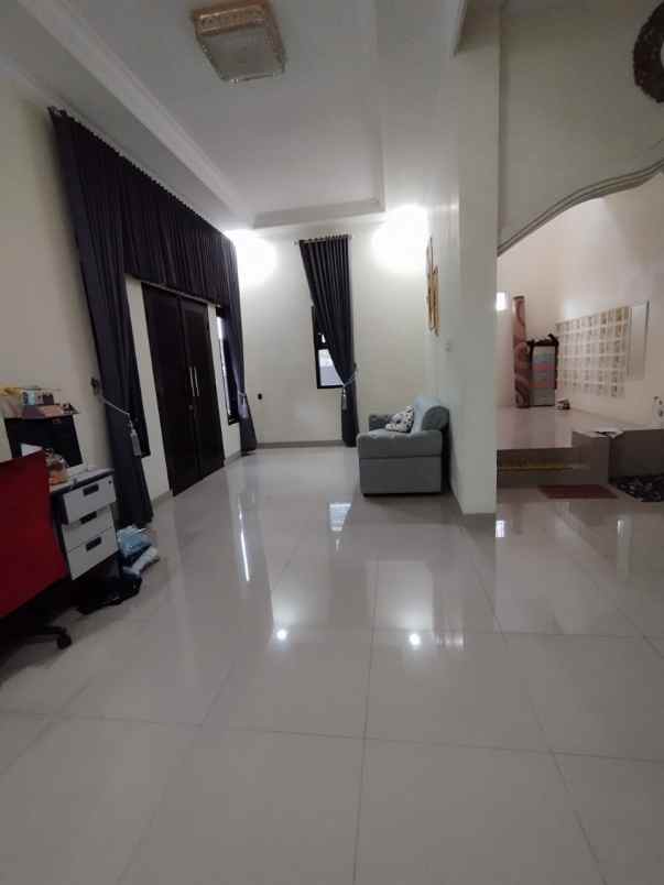dijual rumah mewah komplek pharmindo cibeureum