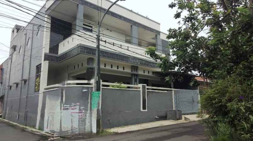 dijual rumah mewah komplek pharmindo cibeureum