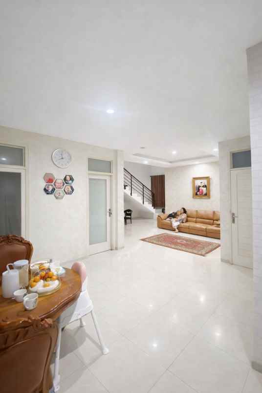 dijual rumah mewah strategis area turangga bandung