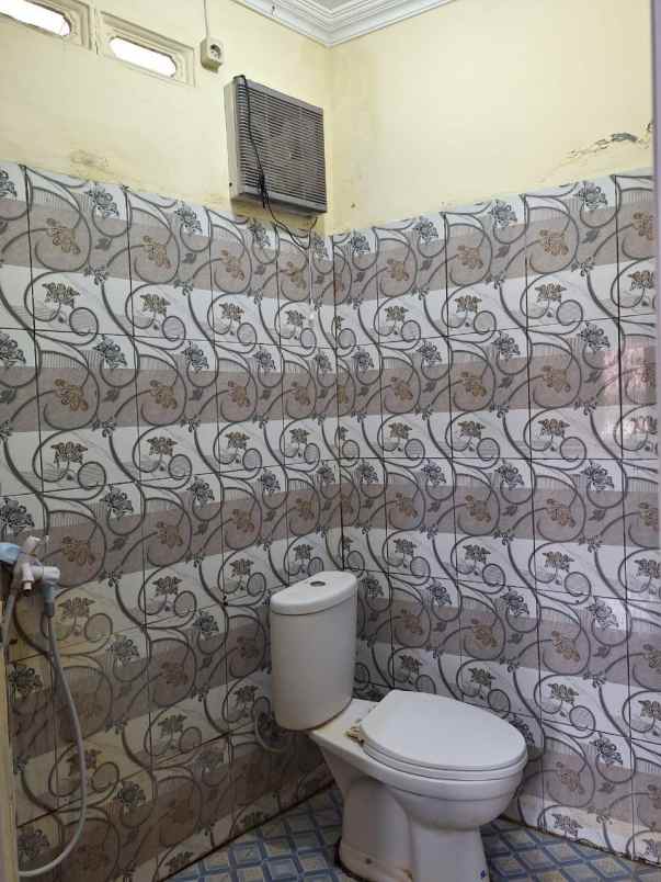 dijual rumah mezzanine kitchen set