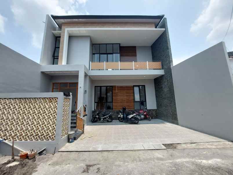 Rumah Terbaru Dalam Perumahan Dekat Pasar Gentan Jakal Sleman
