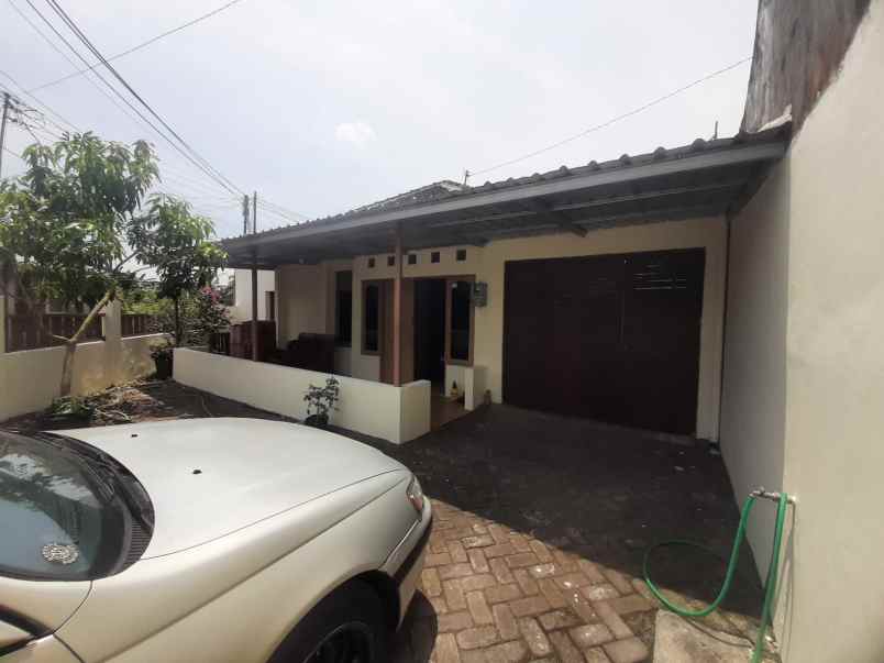 dijual rumah nogotirto