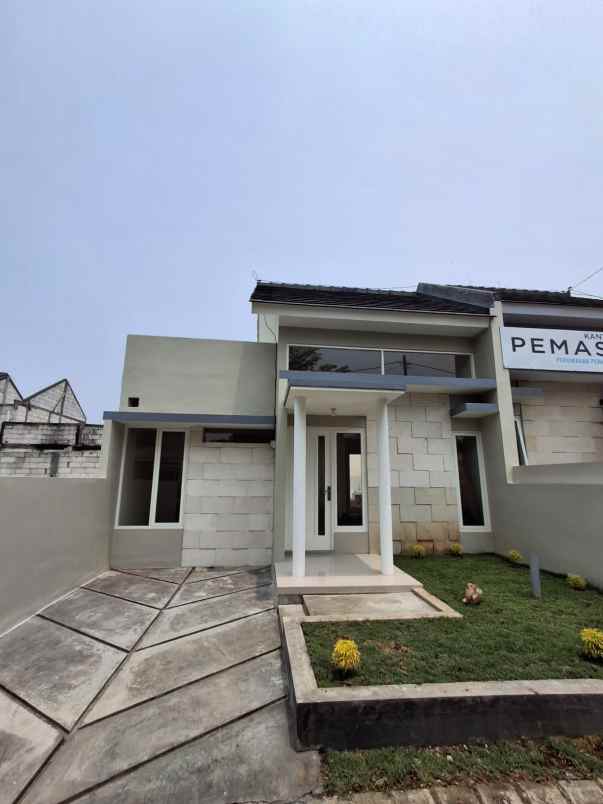 dijual rumah pakis
