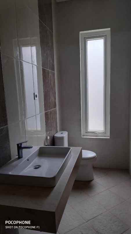 dijual rumah pakuwon city